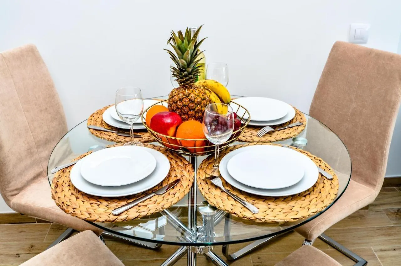 1 Bedroom Apartment Sea View In Center Of Marbella!